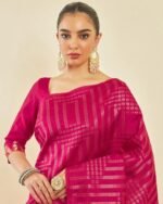 Fuchsia Tussar Zari Woven Saree With Tassels Saree - Image 5