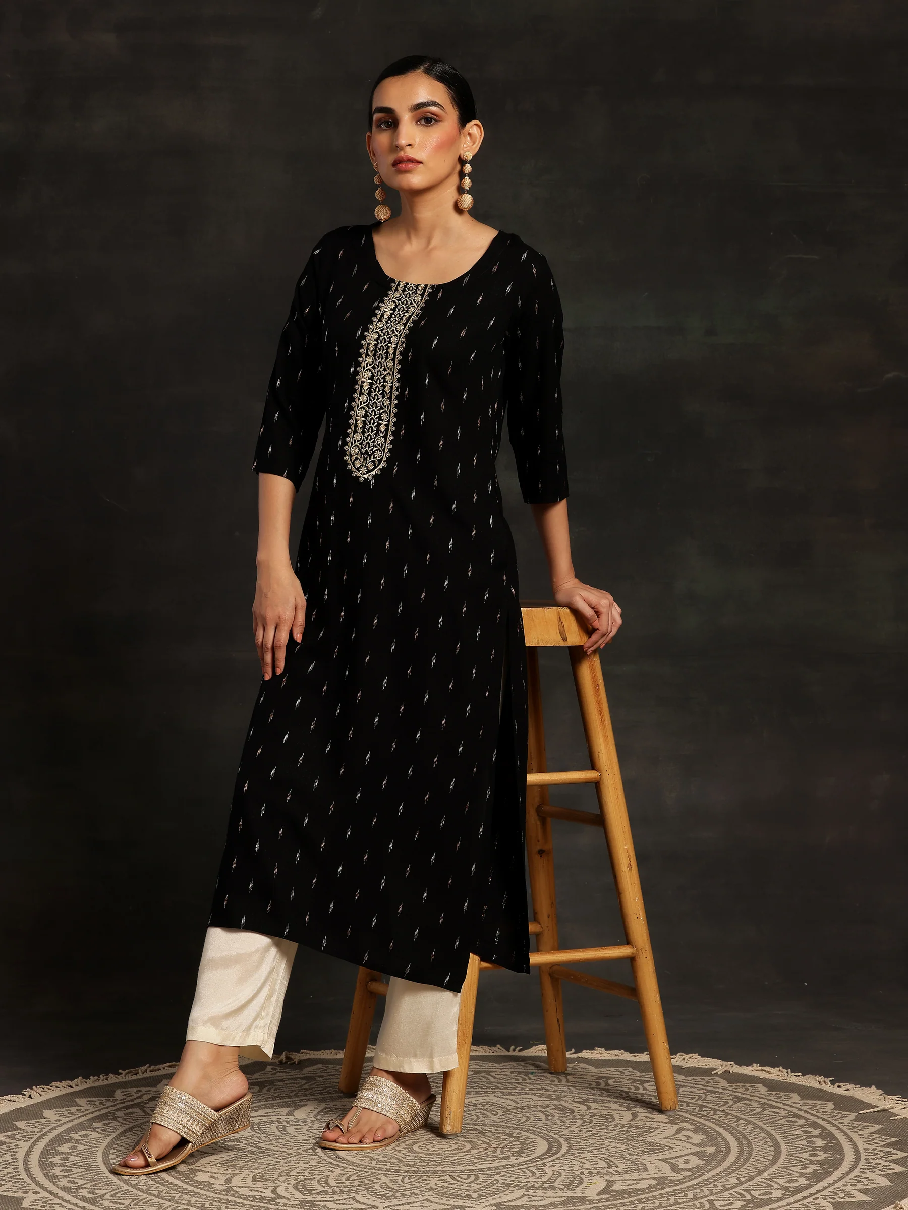 1_9789e544-401f-4904-91f7-50fb4dfb520e.webp Black Yoke Design Cotton Straight Kurta - Image 1