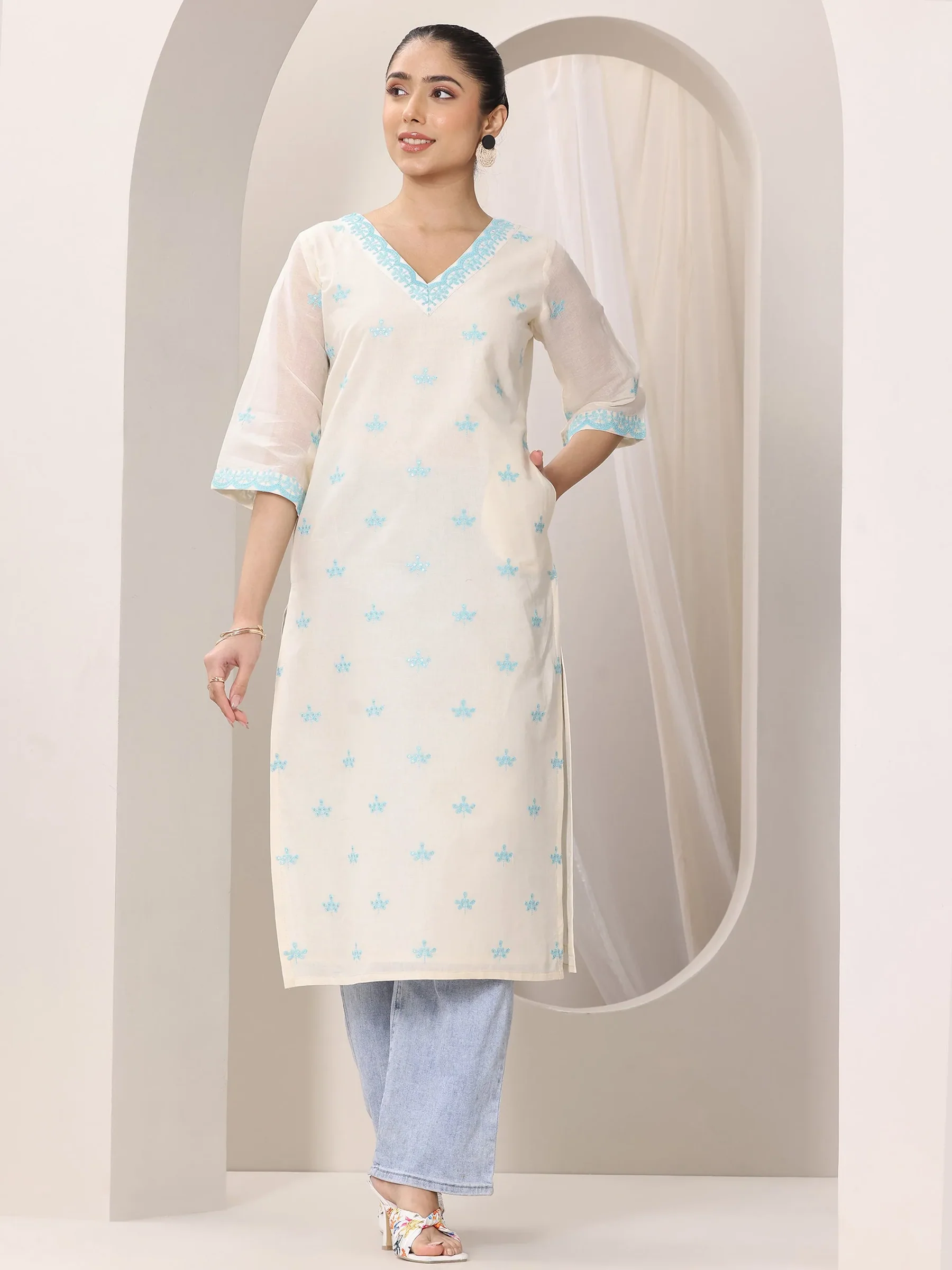 29458O_1Main.webp Off white Embroidered Cotton Straight Kurta - Image 1