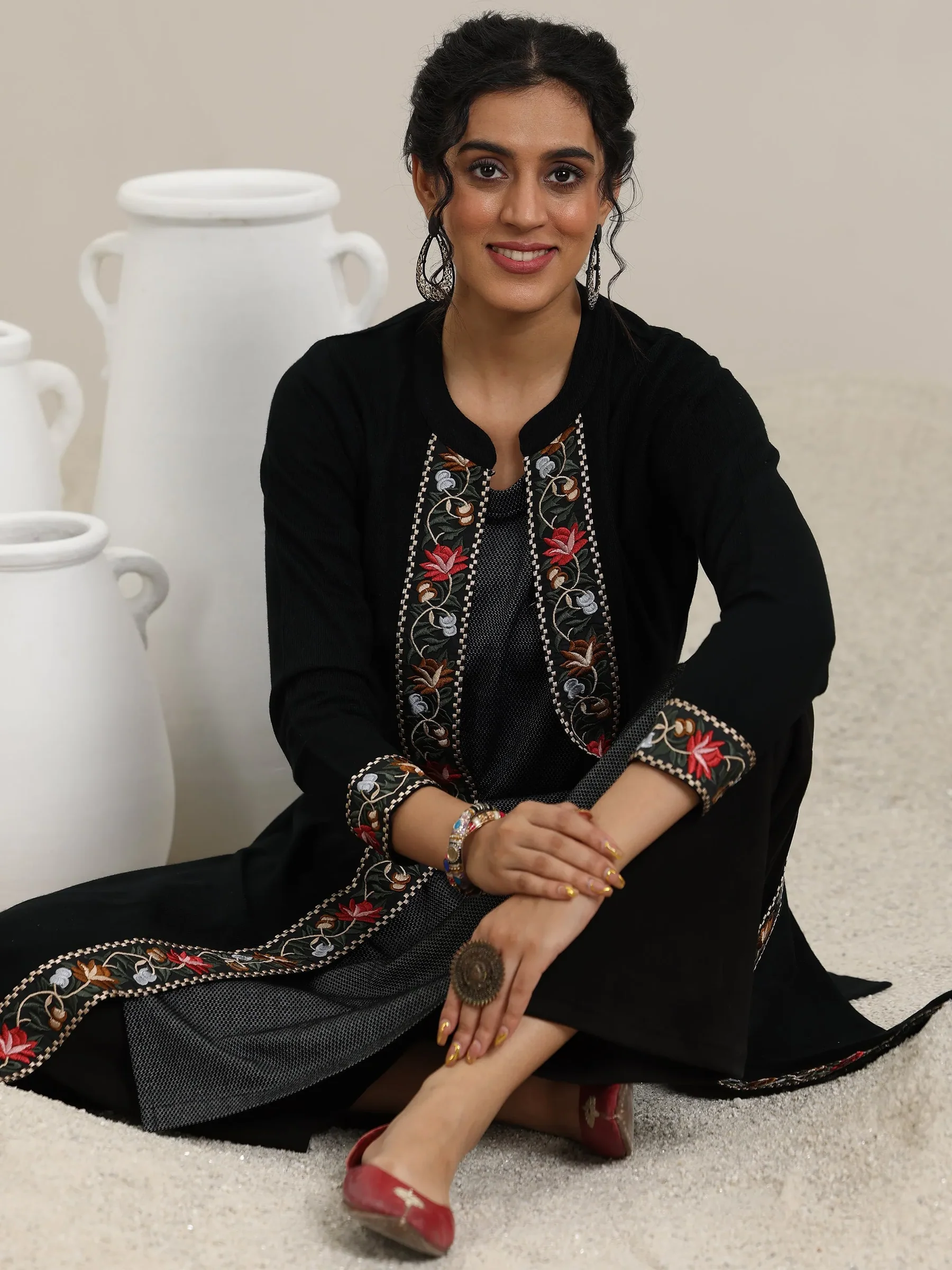 58153W_5.webp Black Embroidered Wool Straight Kurta - Image 1